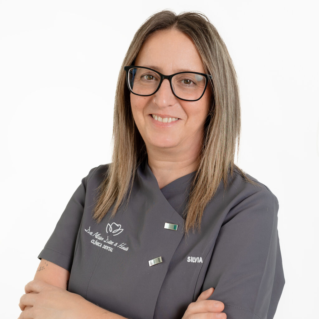 Clinica Dental Dra.Miriam Díaz & Hevia. Higienísta Dental - Silvia