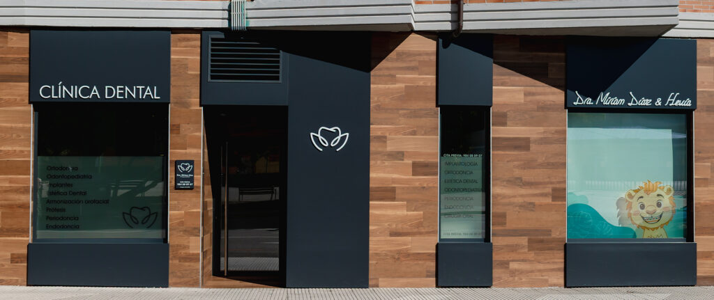 Foto Fachada Clínica Dental Dra. Miriam Díaz & Hevia